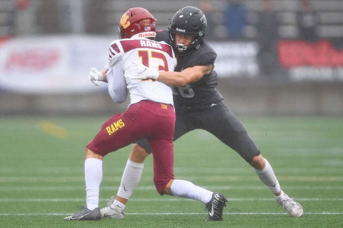 Tualatin.Central-Catholic.6A-football-final.Leon-Neuschwander.27
